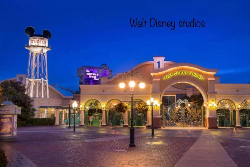 Studio 2 Adultes 2 Enfants Parcs Disneyland Paris مونتِفرا المظهر الخارجي الصورة